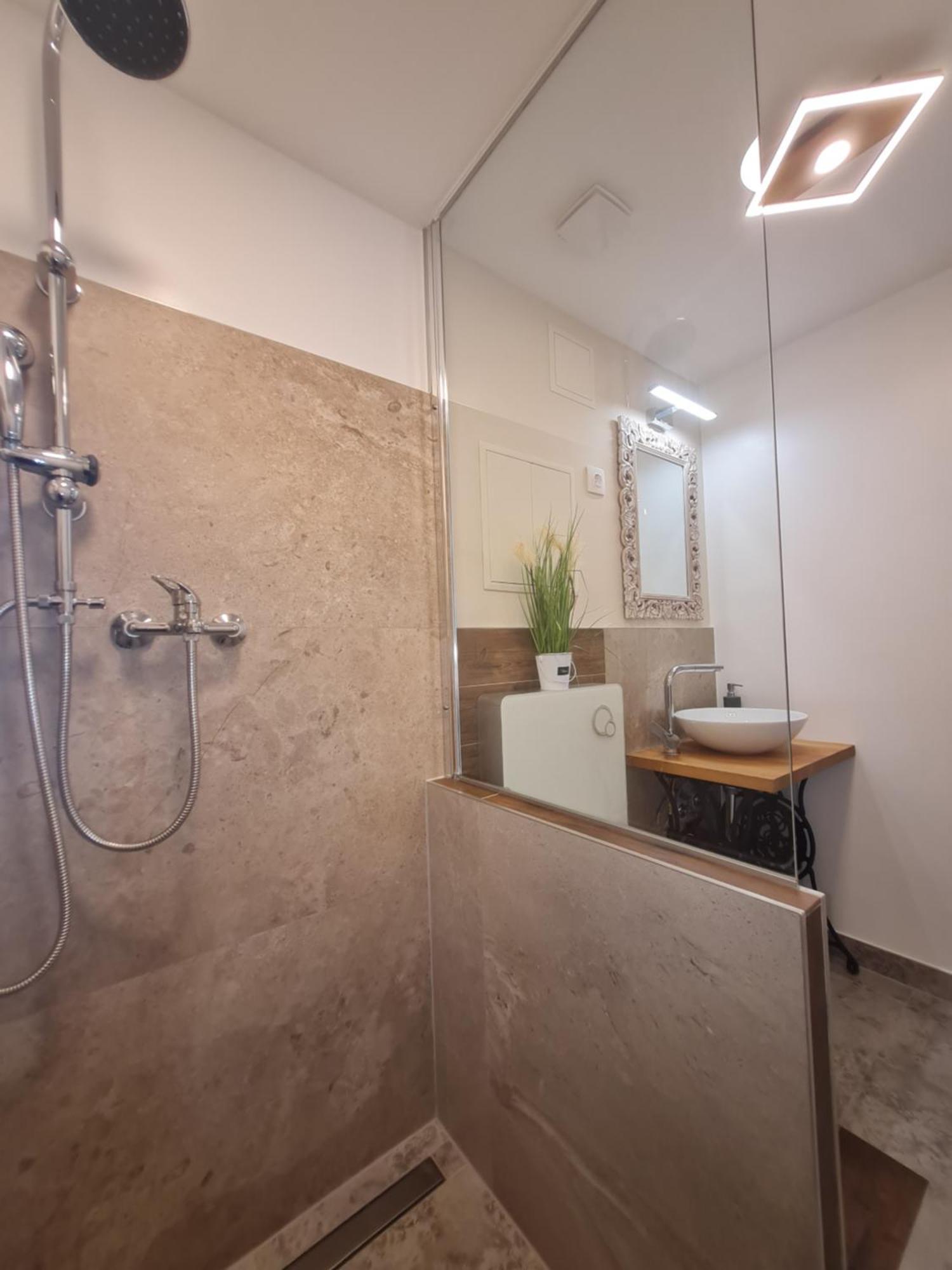 Csever Apartman タタ エクステリア 写真